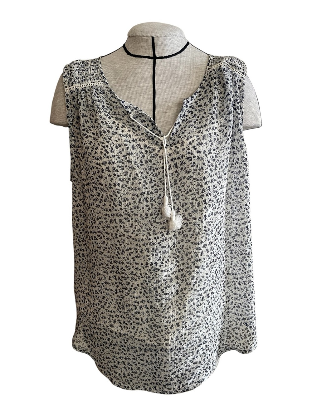 Liz Claiborne Black & White Floral Tassel Peasant Top